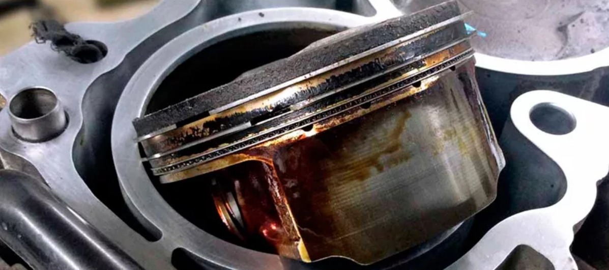 Почему залегают маслосъёмные кольца в двигателе